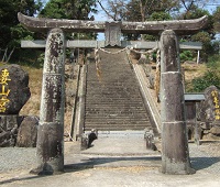 妻山神社の肥前鳥居写真