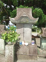 龍神社の石造祠写真